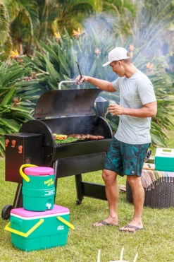 IGLOO Retro Barrel Of Fun 2 Gallon 8 IGLOO Retro Barrel Of Fun 2 Gallon -Camp Haven Sales k35cb0469941dd12c697b59ec20b0c536