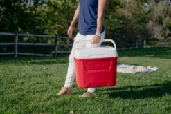 IGLOO Laguna 28QT Cool Box Red -Camp Haven Sales k7261c800915913834b6a43a5a82e78a3